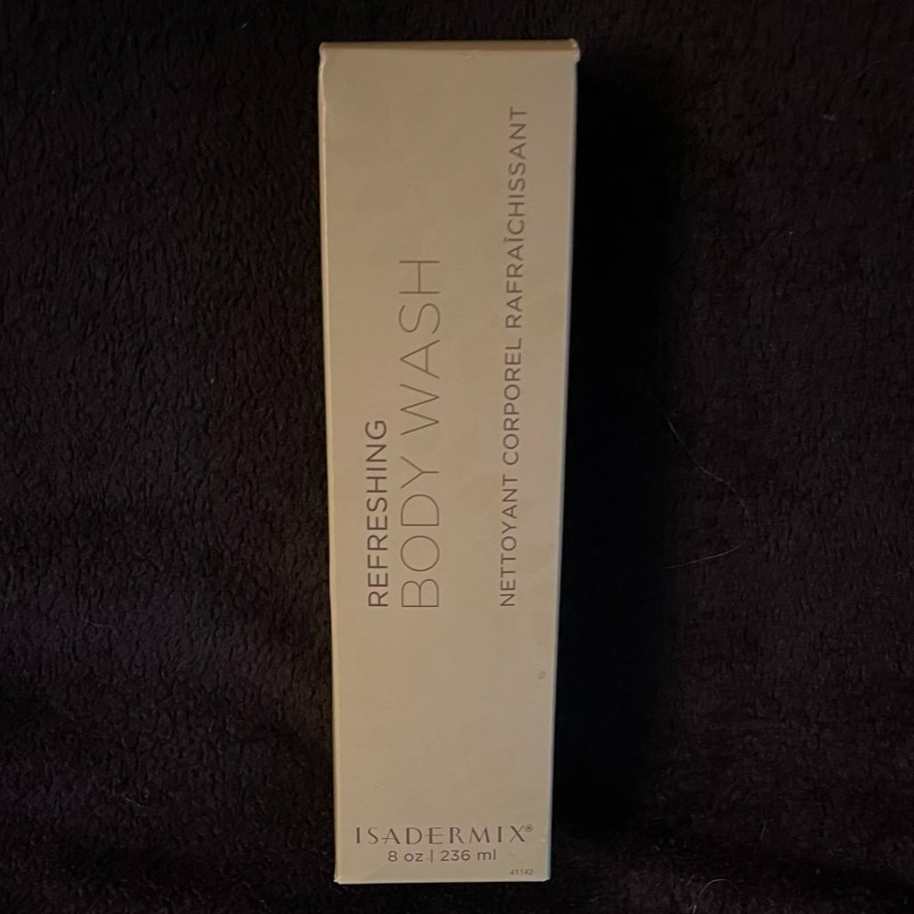 ISAGENIX BODY WASH - New in the Box